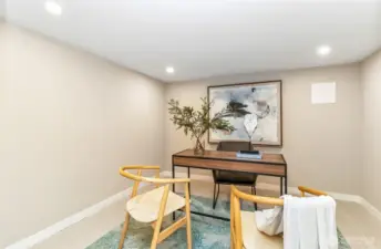 Optional Office / Flex Space