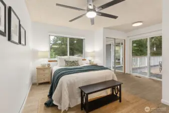 Upstairs 1st primary bedroom