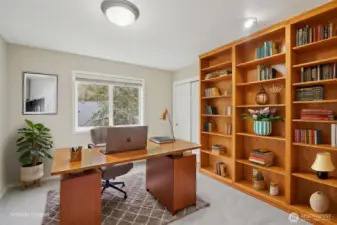 4th Bedroom or Office w/Blt-ins