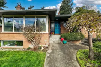 Covered Timeless Entry