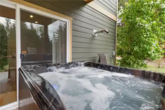 hot tub stays!