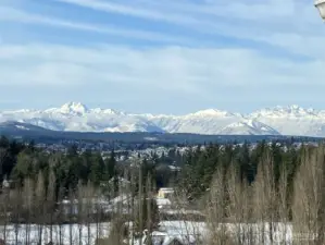 If you love Olympic Mountain views, you will find none better than this, it is truly BREATHTAKING!!