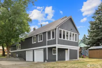YEAR ROUND ACCESS in Upper Kittitas County! NEW: propane furnace AND exterior paint! RV Parking too!