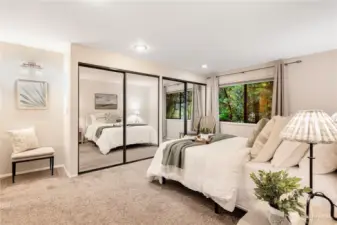 Master bedroom with en-suite 3/4 bath