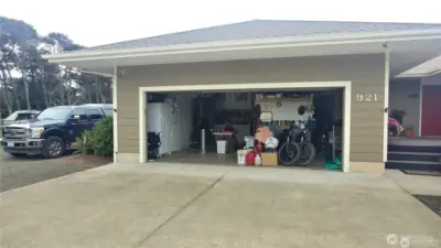 Insulated garage, including door