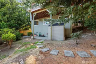 Don't miss the large storage space in the crawlspace! Access is in this area.