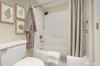Full Bath! *Decor is digital.