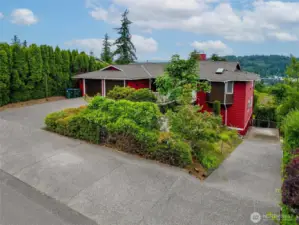 Flat driveway and extra RV parking