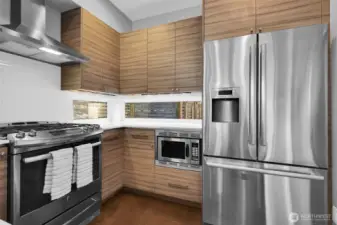 The location - so much is so easily accessible but without the noise of the city and it still feels residential.  Chuck’s!  50+ taps, a different food truck every night, game nights and community -what a great place to meet friends, hang out and work, and so much more!