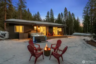 Create lasting memories under star-filled skies around the backyard firepit.