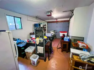 Epoxy floor in garage