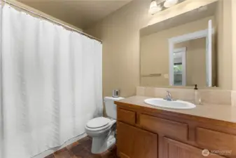 2nd Upstairs Bathroom