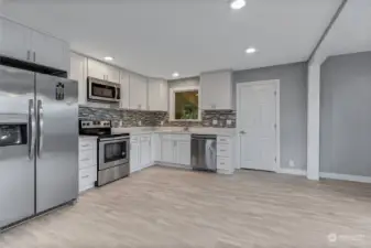 SS Appliances Included