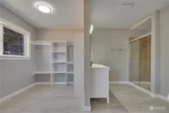 Main Bathroom & closet