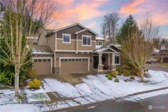 5 Bed, 3 Bath home in The Ridge at Lake Tapps.