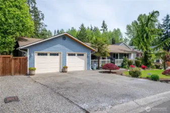 Amazing rambler in Mill Creek has a lot of parking
