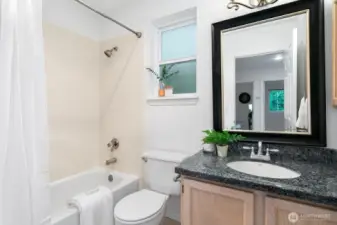 upstairs 2nd bathroom
