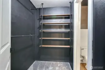 Primary walk in closet, not virtual