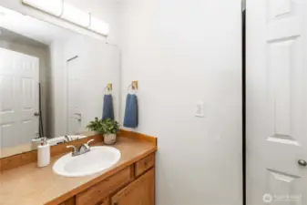 1/2 bathroom