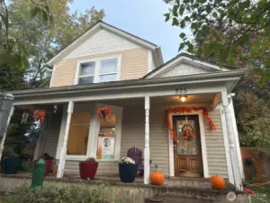 Charming Rare Victorian!