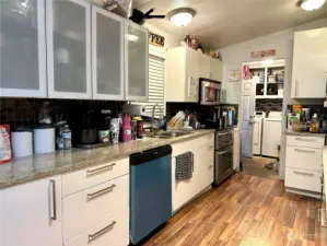 Kitchen with SS appliances and new granite countertops