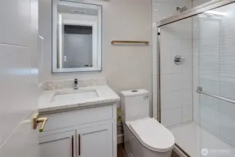 En-suite bath connected to ground floor bedroom