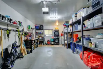 attached garage w/ washer/dryer hookups and water heater