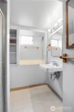 3/4 bath in bedroom