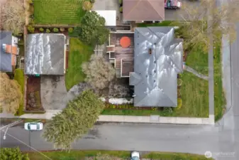 Overview of large corner lot