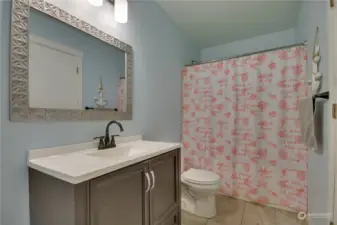 Full bathroom accessible for bedroom 2 & 3
