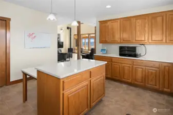 Walk in pantry, tons of storage, all stainless appliances!