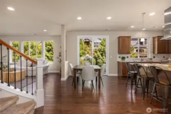 The informal dining area next to the kitchen.