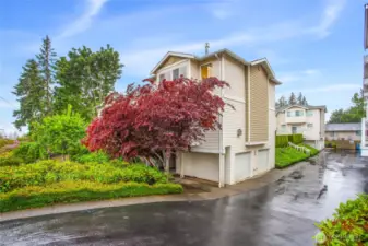 Quiet and well established complex.   Homes rarely go for sale at the High Point Villa.