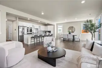 Spacious living room, with endless options!