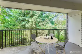 Balcony-virtually staged