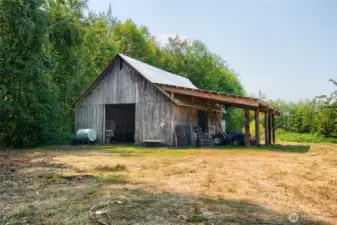 Extra parking in front of barn.