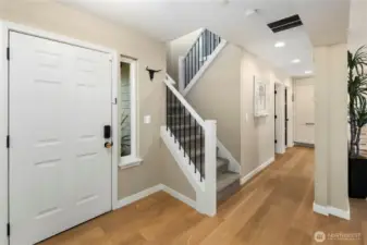 Open space entry and hallway.