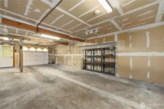 Garage w/ room for storage