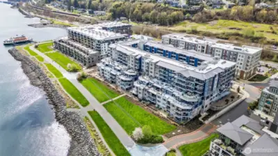 Point Ruston offers recreational opportunities such as a path that extends to downtown Tacoma in one direction along waterfront and Point Defiance and Dune Park in the other