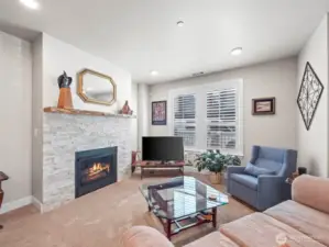 Gas fireplace with easy on off switch