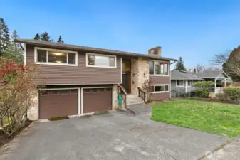 Nice lot on a quiet street with driveway parking as well as easy on-street parking.