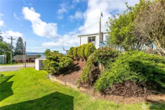 Grassy Walkway to the Beach!
