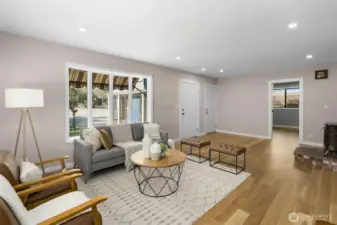 Upper level living & dining area