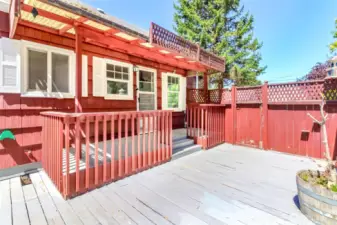 Deck off dining!