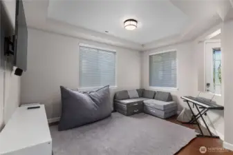 Formal Dining or Play area