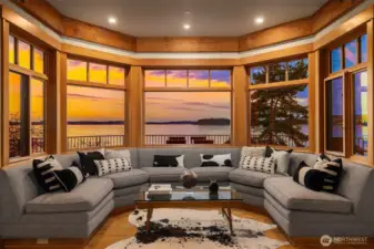 Center stage bay window seating to properly enjoy the panoramic views.