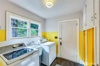 Back door mudroom/laundry