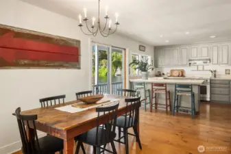 Dining room looking toward kitchen