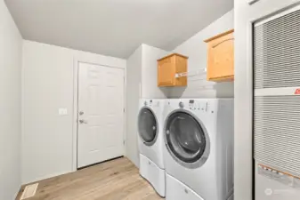 Washer and Dryer stay!