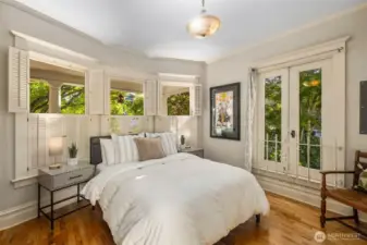 Queen of the West Airbnb bedroom
